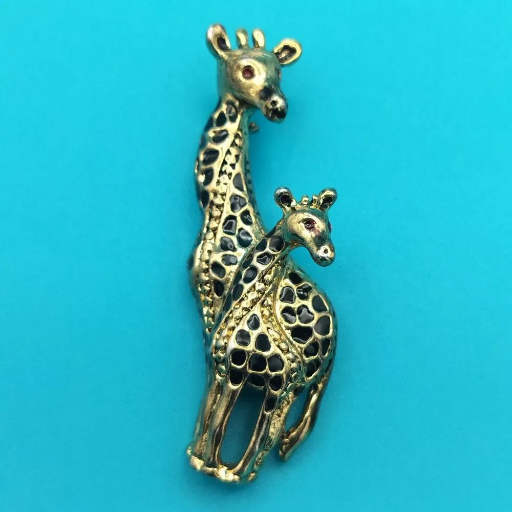 Giraffe Mom & Baby Brooch Pin Enamel Red Eye Gold Tone approx 2.25